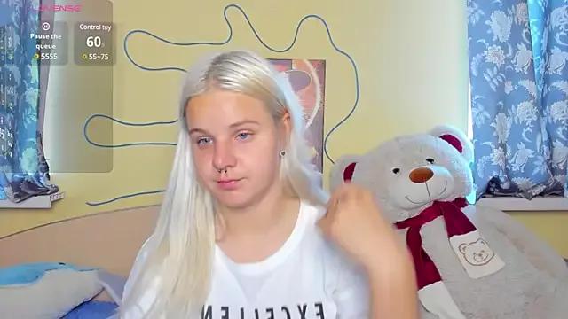 KateRemix from StripChat is Freechat