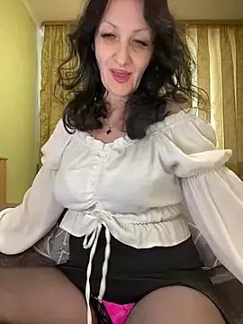 Katie-n from StripChat is Freechat
