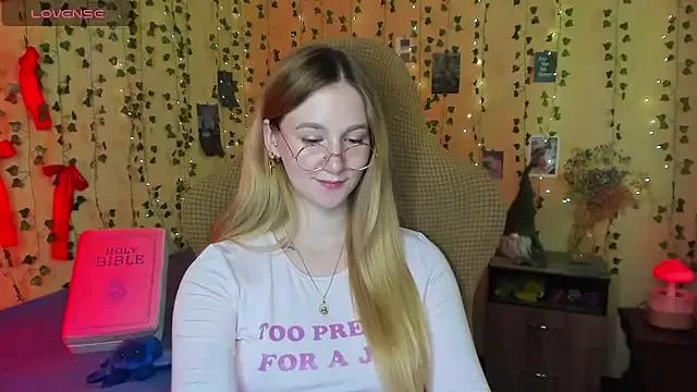 Katrina_George from StripChat is Freechat