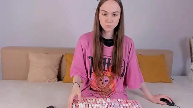 Check-out our cam rooms range and converse on a personal level with our delicious livecams streamers, showing off their spicy curves and toys.