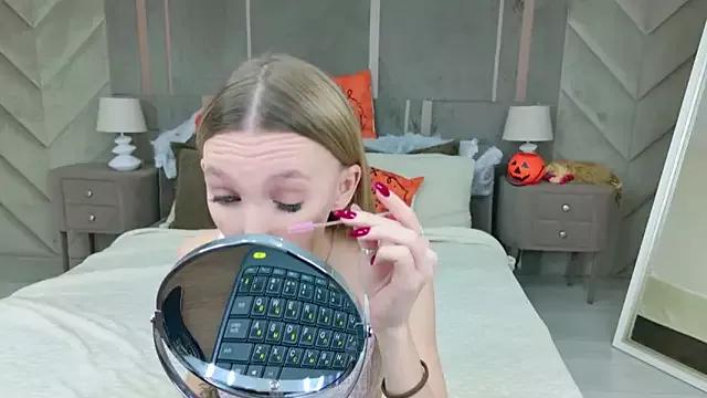 Check-out our cam rooms range and converse on a personal level with our delicious livecams streamers, showing off their spicy curves and toys.