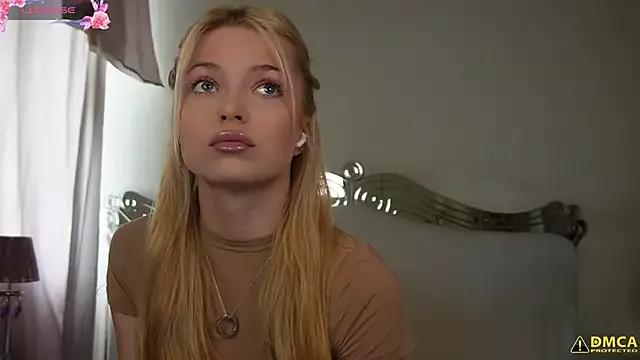 kellypeachcake from StripChat is Freechat