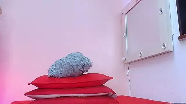 kendal_rossi from StripChat is Freechat