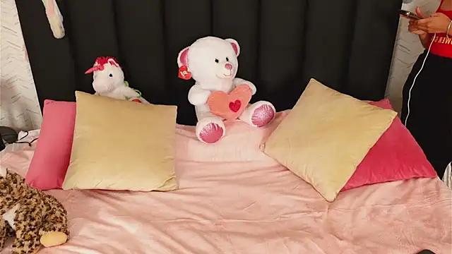 Check-out our cam rooms range and converse on a personal level with our delicious livecams streamers, showing off their spicy curves and toys.