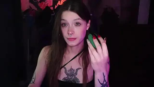 Kerrie_Crystal from StripChat is Freechat