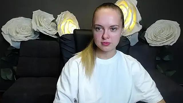 KhaleesiMoon from StripChat is Freechat