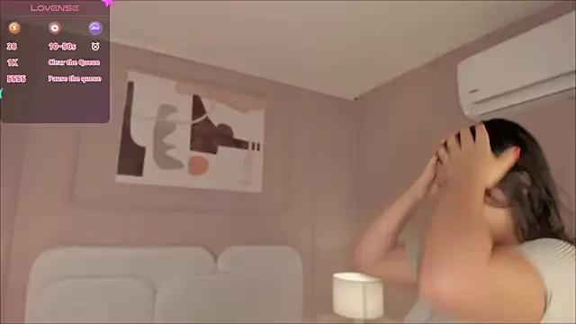 kiaraa_peach from StripChat is Freechat
