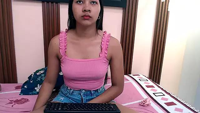 kimberly18cute from StripChat is Freechat