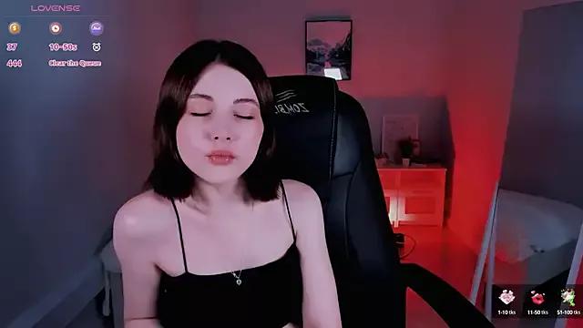Kimmie_shine from StripChat is Freechat