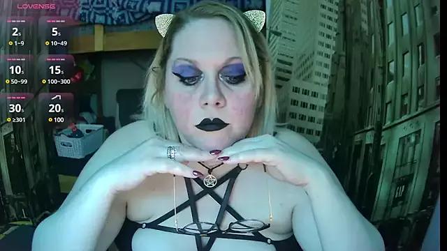 Kinky_Witch from StripChat is Freechat
