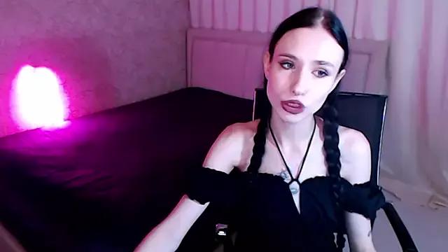 KiraBennett from StripChat is Freechat