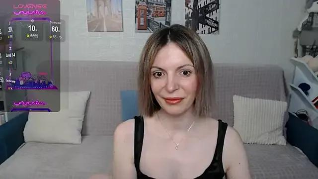 kiramarta from StripChat is Freechat