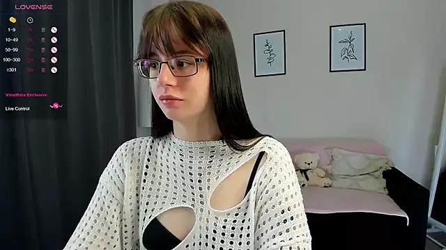 Check-out our cam rooms range and converse on a personal level with our delicious livecams streamers, showing off their spicy curves and toys.