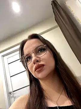 KissMeSasha from StripChat is Freechat