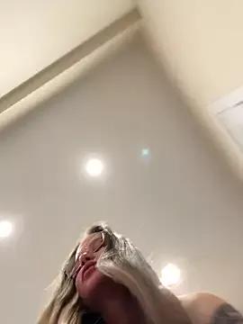 KissMeSasha from StripChat is Freechat
