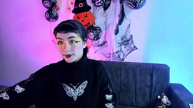 Check-out our cam rooms range and converse on a personal level with our delicious livecams streamers, showing off their spicy curves and toys.