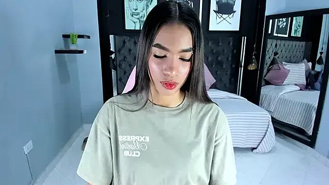 kitty_collins_ from StripChat is Freechat