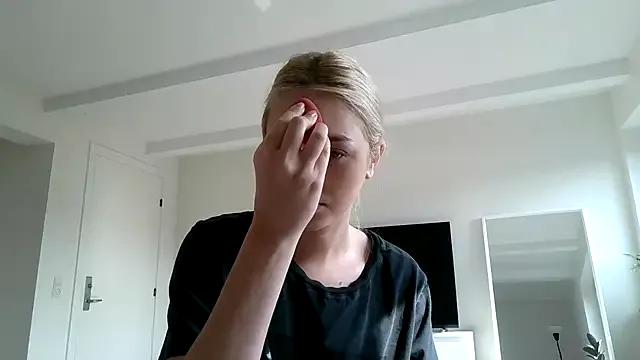 Kitty_Swetty from StripChat is Freechat