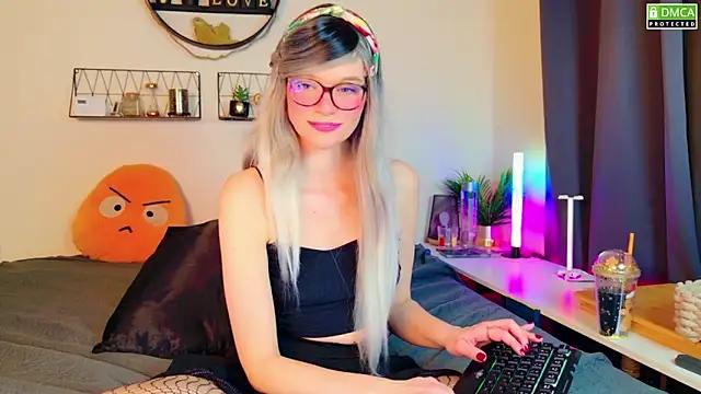 Check-out our cam rooms range and converse on a personal level with our delicious livecams streamers, showing off their spicy curves and toys.