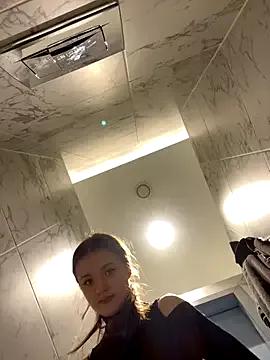 KittyQueeny from StripChat is Freechat