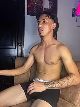 Kriss_Edwards from StripChat is Freechat