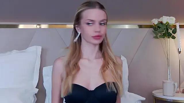 KristinaMaers from StripChat is Freechat