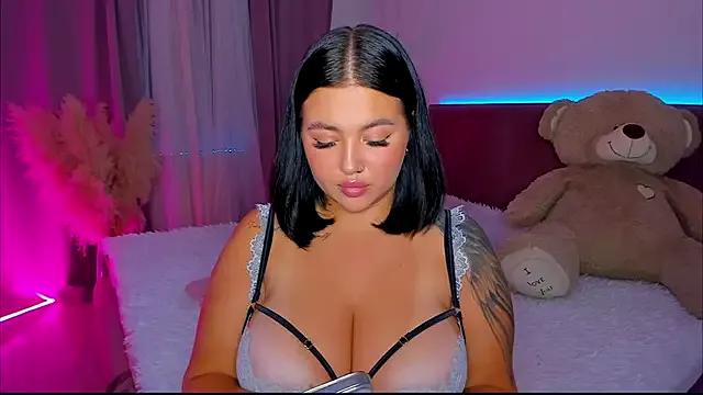 KylieLips from StripChat is Freechat