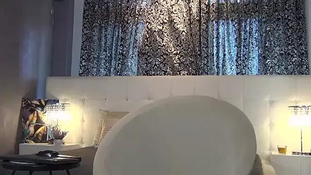 LadyValeriaXO from StripChat is Freechat