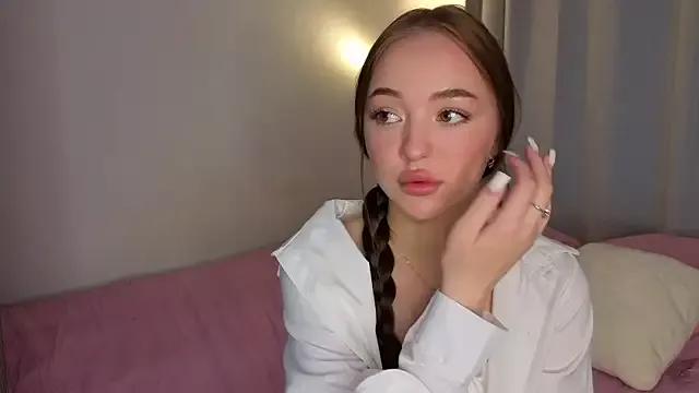 lanabelly from StripChat is Freechat