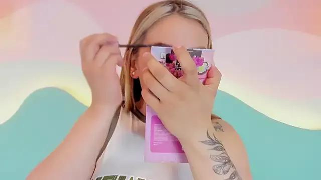 Check-out our cam rooms range and converse on a personal level with our delicious livecams streamers, showing off their spicy curves and toys.