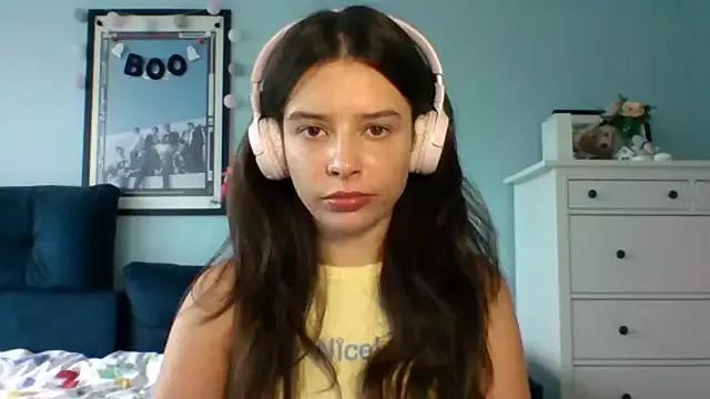 LariceSexy from StripChat is Freechat