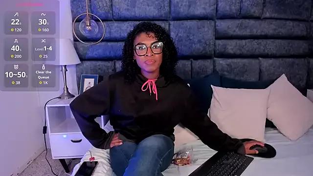larissa_adams from StripChat is Freechat