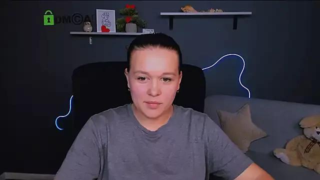 laura_whisper from StripChat is Freechat