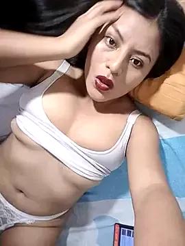 Lauraa----- from StripChat is Freechat
