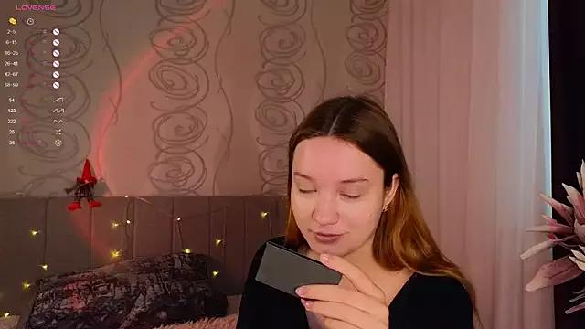 LaurenMcdonald from StripChat is Freechat
