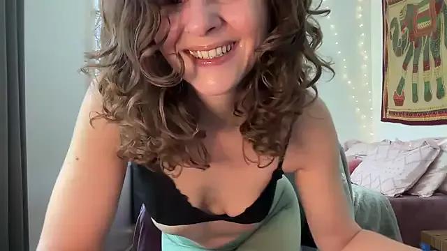 leahsparkles from StripChat is Freechat