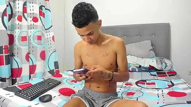 Leo_and_Alan from StripChat is Freechat