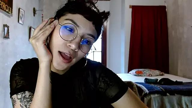 leonelablueslg from StripChat is Freechat