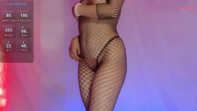 Leonora_luxry from StripChat is Freechat