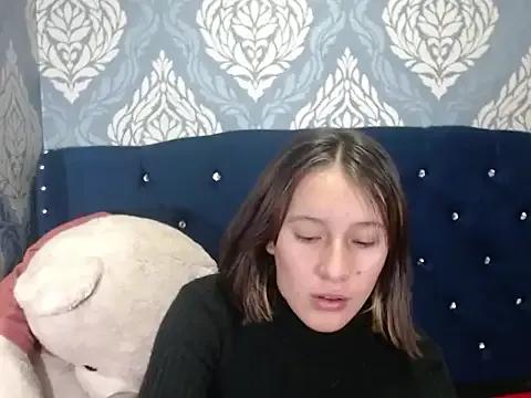 LeslyFoxx from StripChat is Freechat