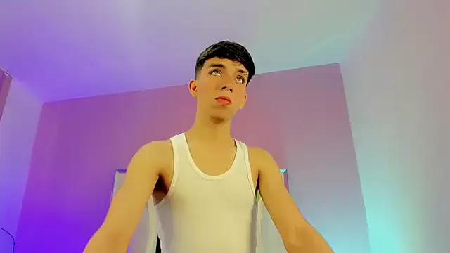 Liam_plays from StripChat is Freechat