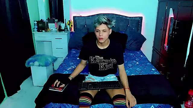 Liamscott_ from StripChat is Freechat