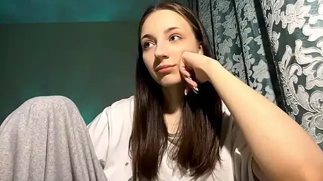 LianaDiyaz from StripChat is Freechat