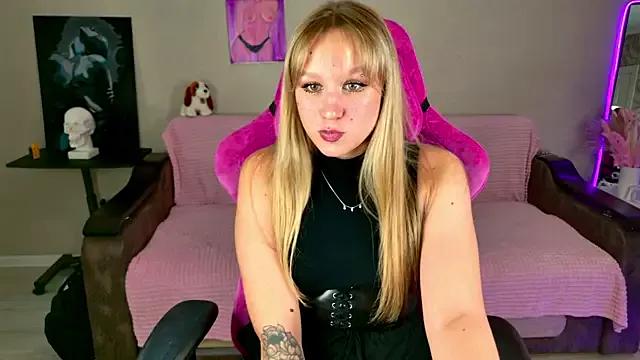 Check-out our cam rooms range and converse on a personal level with our delicious livecams streamers, showing off their spicy curves and toys.