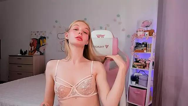 Check-out our cam rooms range and converse on a personal level with our delicious livecams streamers, showing off their spicy curves and toys.
