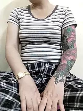 Lili_susi from StripChat is Freechat