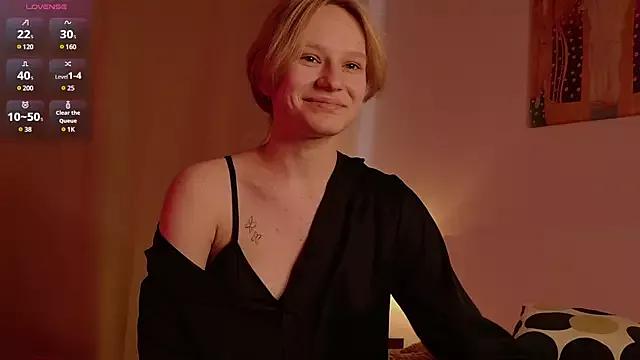 LiLiJiLi from StripChat is Freechat