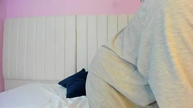 Lilith_flowers from StripChat is Freechat
