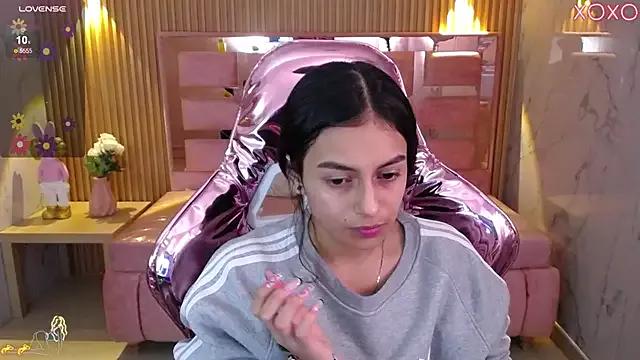 lilith_petit_sub from StripChat is Freechat