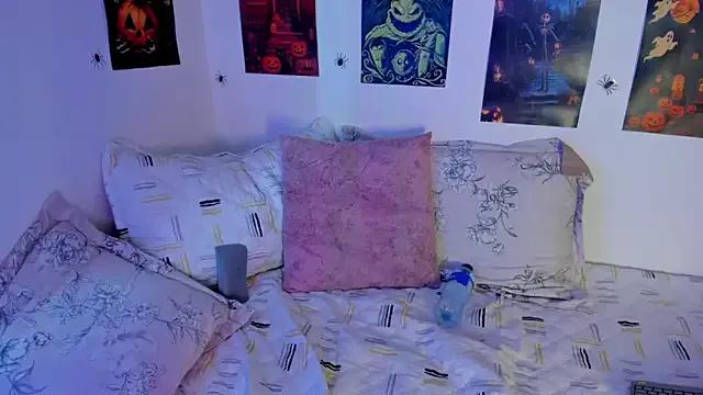 Lilith_salvatoree from StripChat is Freechat